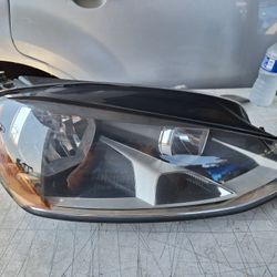2015-2017 Volkswagen Golf Right Side (Passanger) Headlight