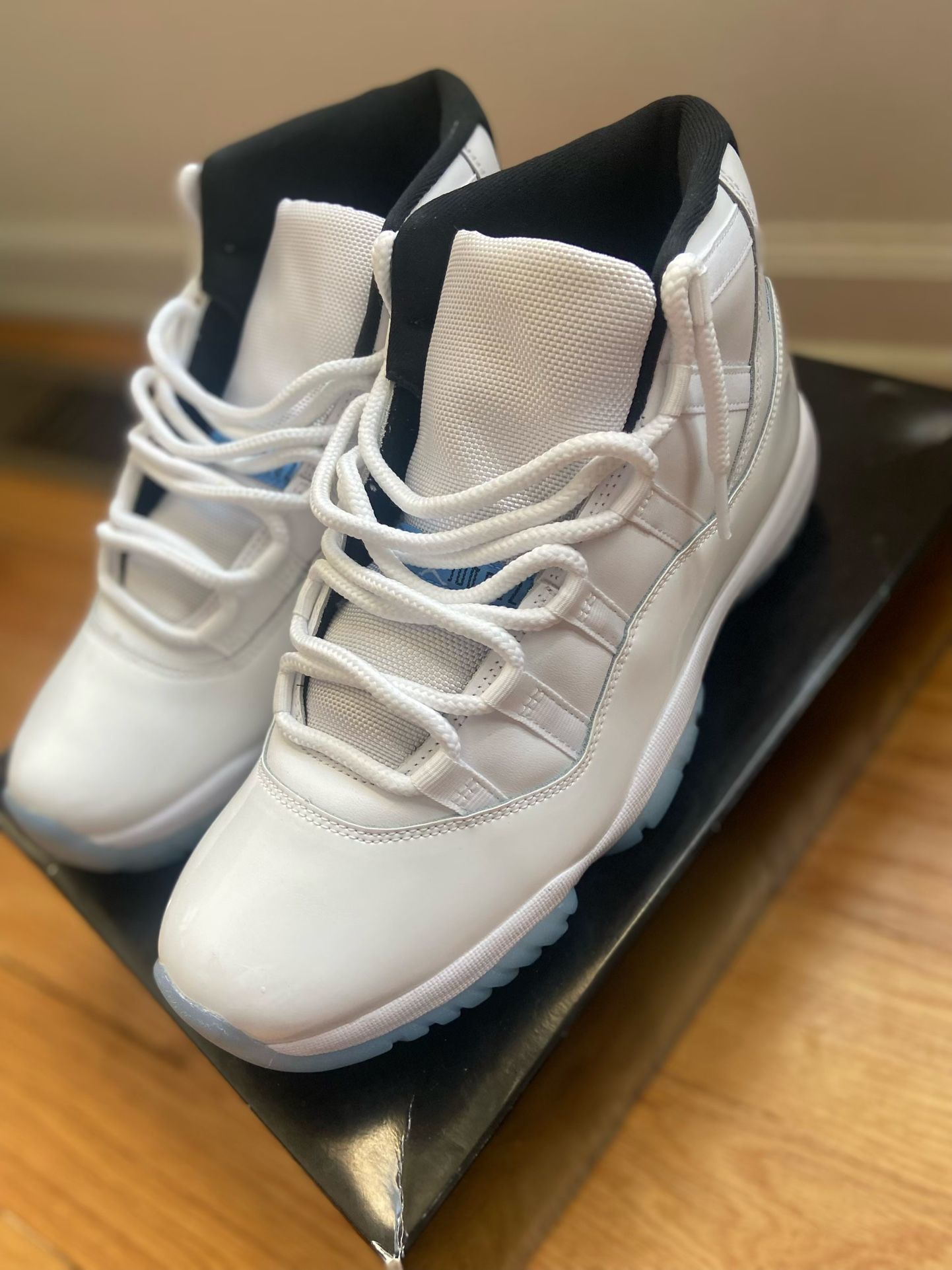 Jordan 11 Legend Blues