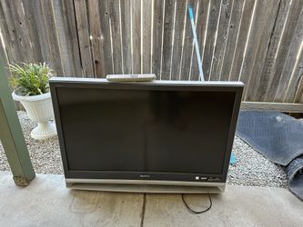 Tv With Controller 
