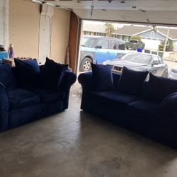 Velvet Couch 