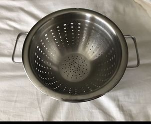 Stainless steel colander