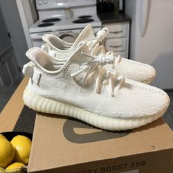Yeezy Boost 350 V2 - Size 9.5
