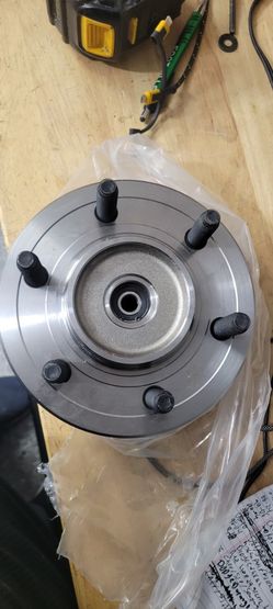 2005---2008 Ford F150/ Lincoln Mark 6 Lug Wheel Hub With ABS