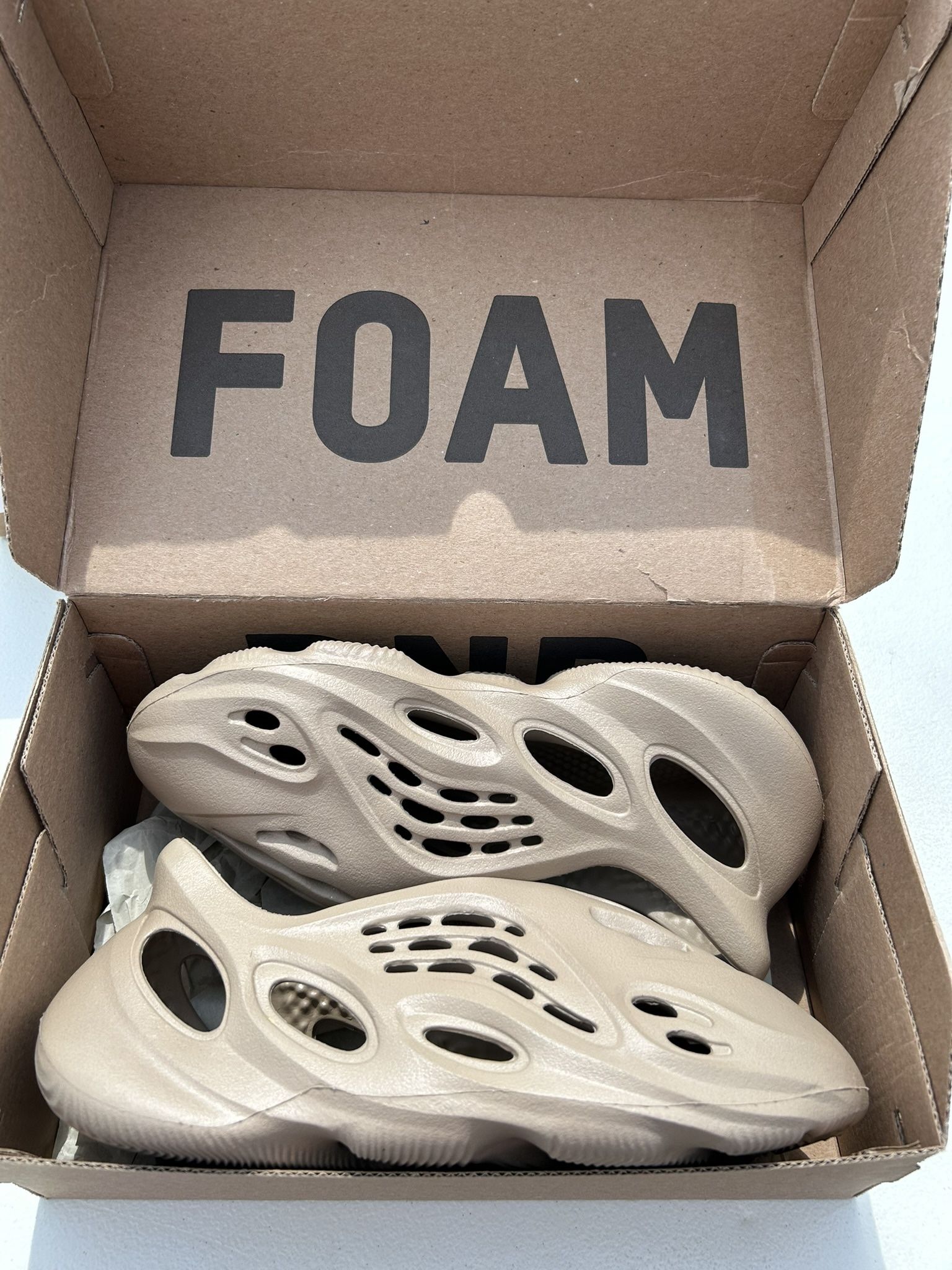 Adidas Yeezy Foam RNNR Size 9