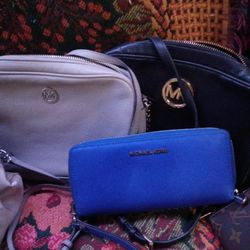 Over 25 Designer Handbags Take Your Pick Or By The Mall For One Bundle Low Price