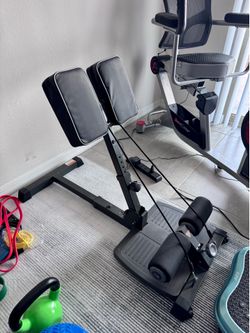 Squat machine