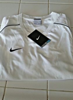 NIKE JERSEY STYLE SHIRT