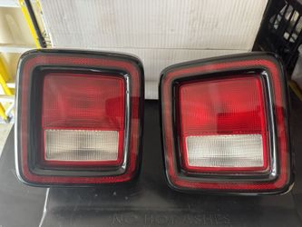 OEM Tail Light Set For Jeep Wrangler