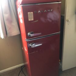 Galanz Mini Fridge With Freezer