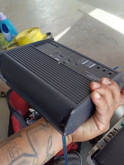Jl audio amplifier audio system works good asking 200$