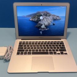 MacBook Air ( 13-inch 2015) Core I5 , Memory 4gb Ram , Storage 128 SSD Comes With Charger