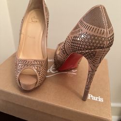 Christian Louboutin Nude Pump Shoes