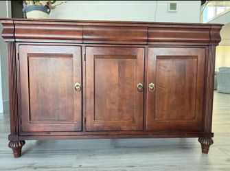 Ethan Allen Buffet Cabinet — Must Be Picked Up By 6/12