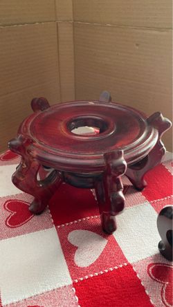 Vase stands