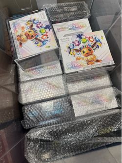 Prismatic ETB elite trainer box pokemon
