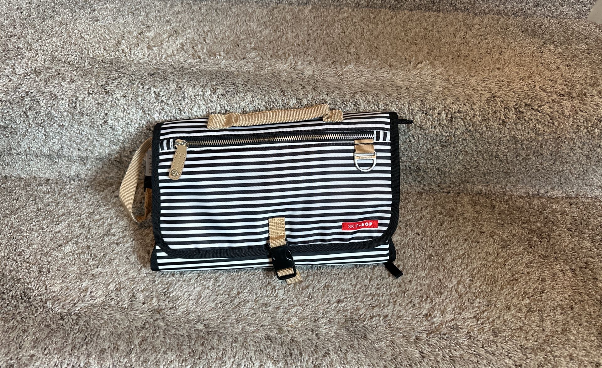 Skip Hop Pronto Baby Changing Station & Diaper Clutch