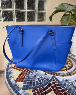 Royal Blue Michael Kors purse for Sale in Bakersfield, CA - OfferUp