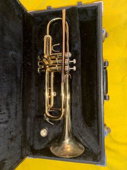 Jupiter Bb Trumpet w/ Hard Case & Mouthpiece Student Band Instrument 65415