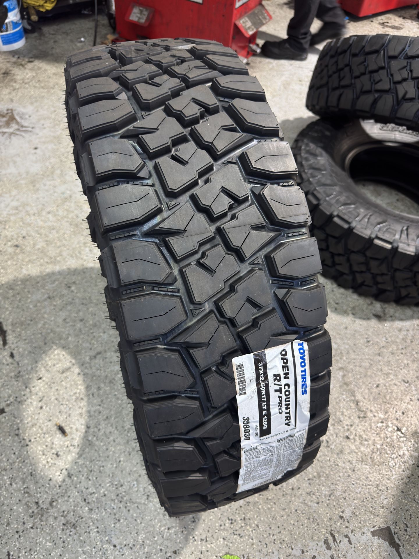37/12.5/17 Toyo RT Pro Available