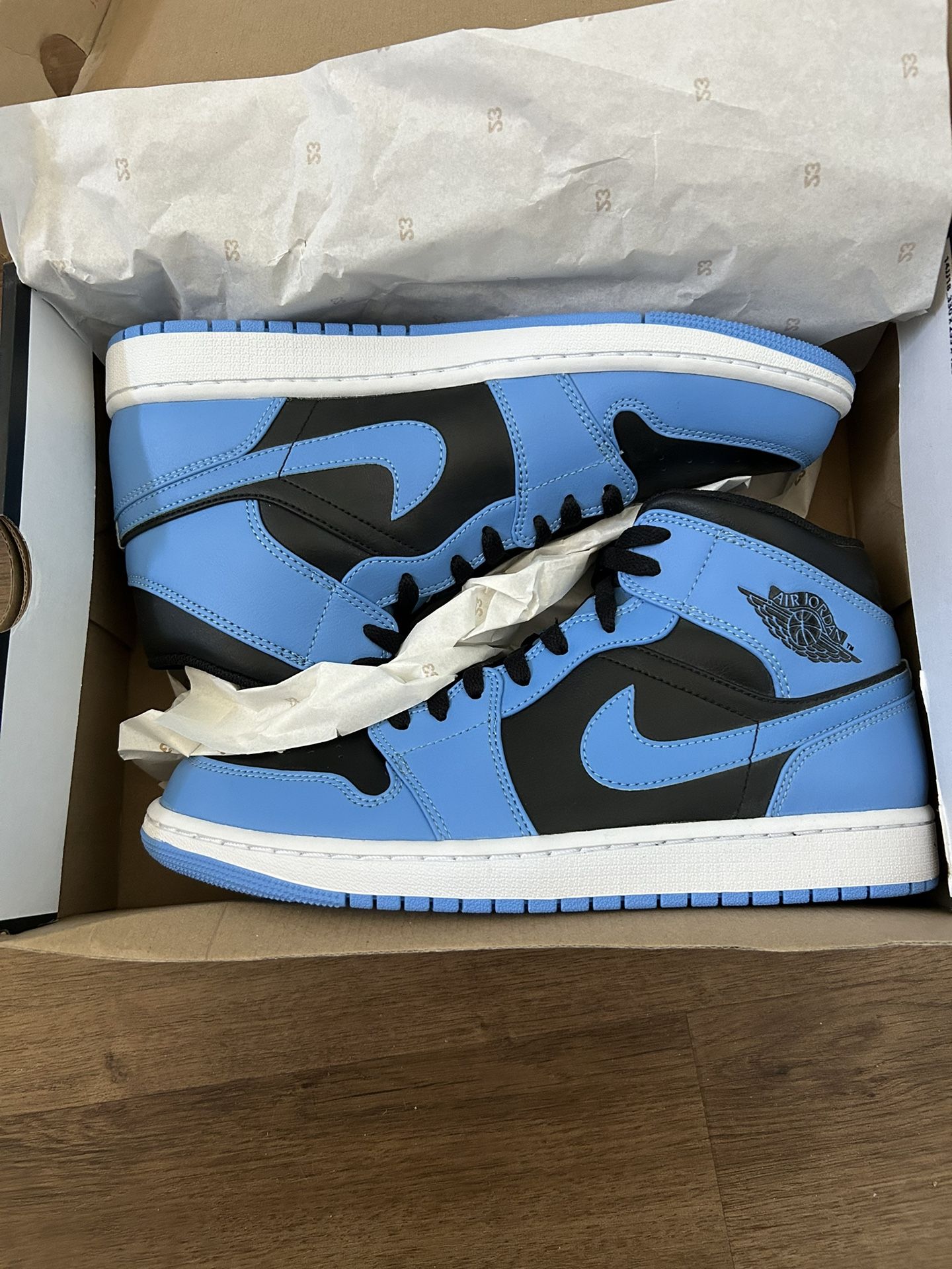 Jordan 1 Mid