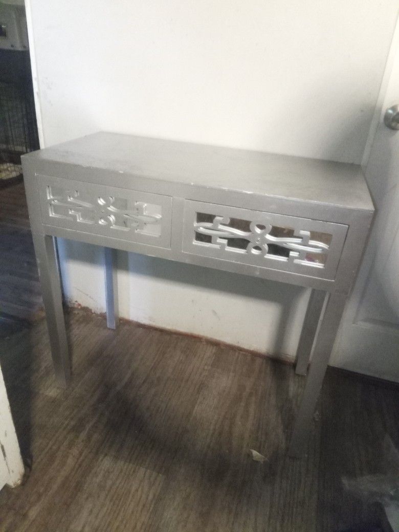 Shiny Silver Elegant Vanity Desk 