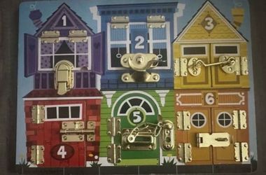 Melissa & Doug Latches Puzzle