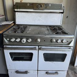 Gaffers & Sattler Vintage stove with griddle