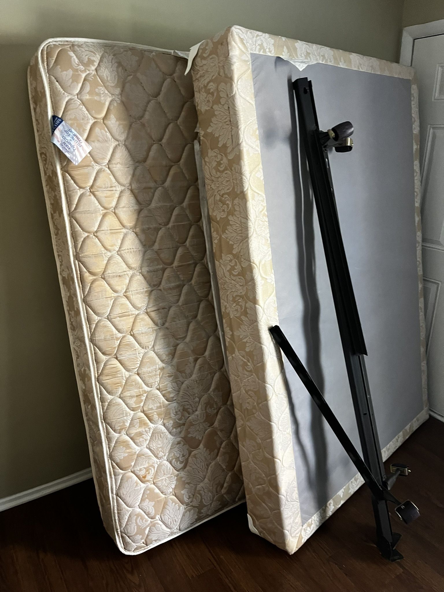 America’s Choice Collection Full Mattress and Box springs