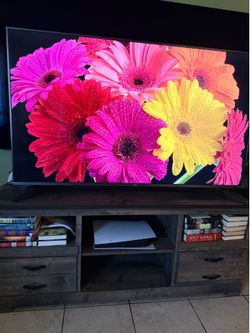 TCL 65 PULGADAS CLASS 6-SERIES 4K UHD DOLBY VISION HDR ROKU SMART TV - 65R615