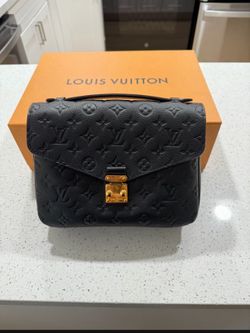 Pochette Mettis-LV