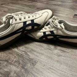 [BARELY WORN NEAR NEW] Size 8.5 Onitsuka Tiger Tokuten Blue Navy & Birch Color 