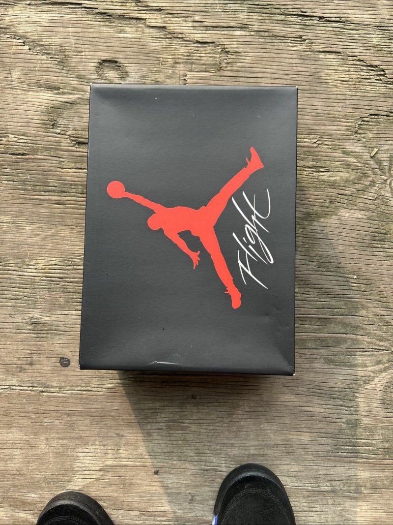 Jordan 4 Crimson