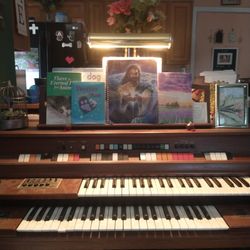 Free Free 🆓 Kimball Spinet Organ 900 🎹with Rhythm Band 🥁🪘💃🕺Tremolo 🎙️Bench 💺,And Book 🎶