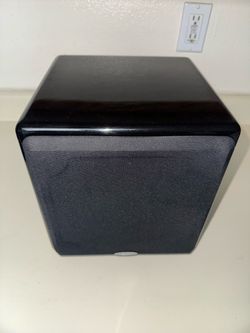 Episode 8” Evolution Series Powered Subwoofer in good working condition