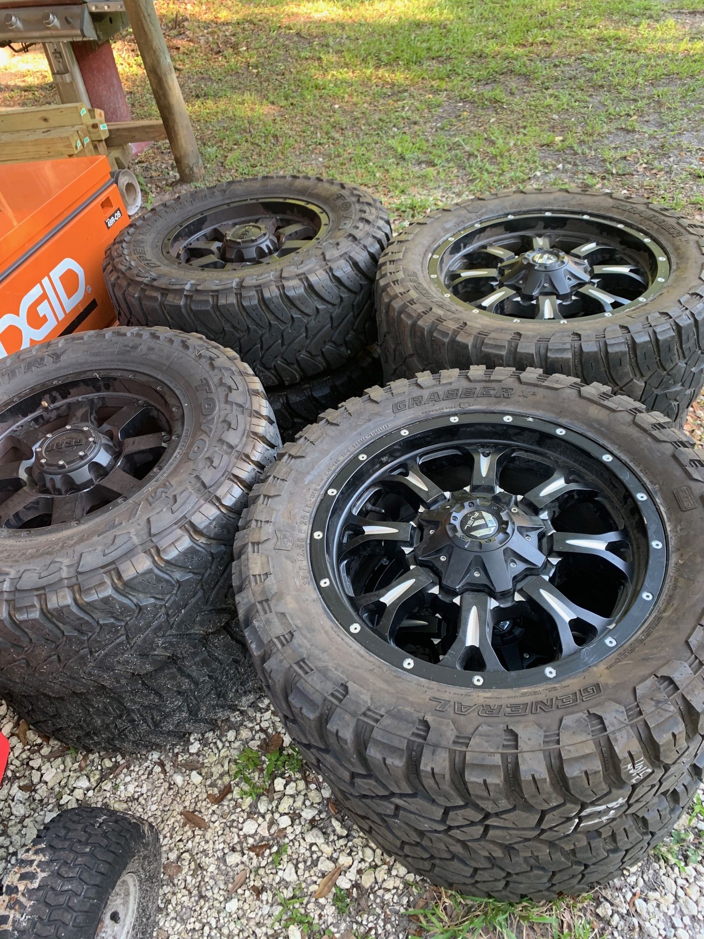 Mud tires 33x12.50 and 35x12.50 and more we finance no credit needed