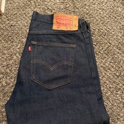 Dark Blue Levi 501’s W33 L32