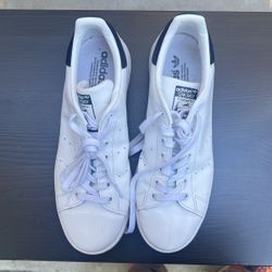 White 9.5 M Adidas