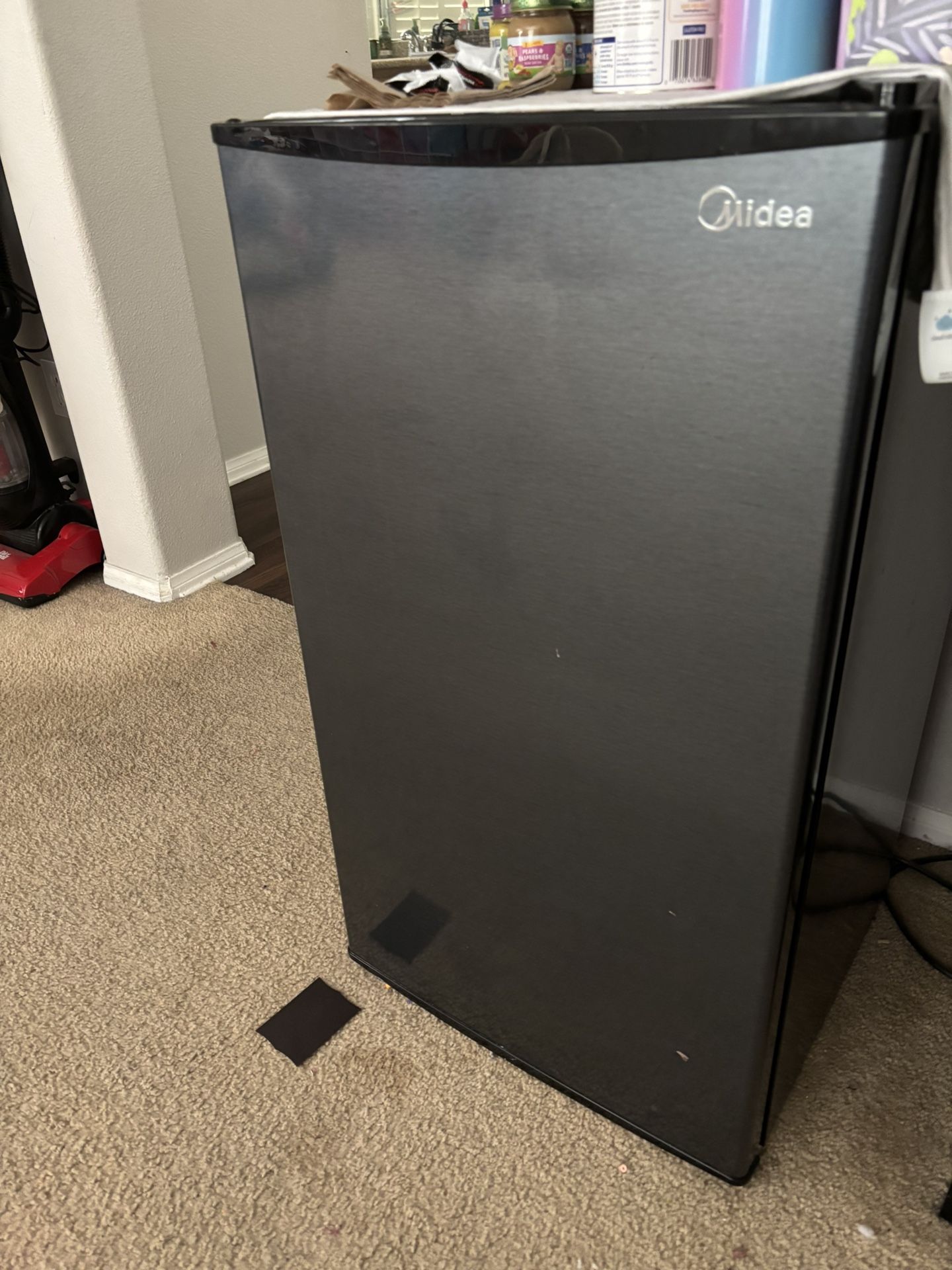 Mini fridge