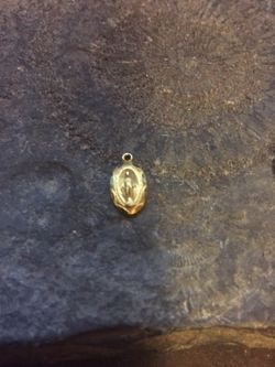 10k religious pendant