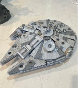 LEGO Millennium Falcon