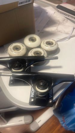 Skateboard trucks