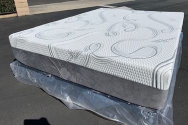 Queen Memory Foam 