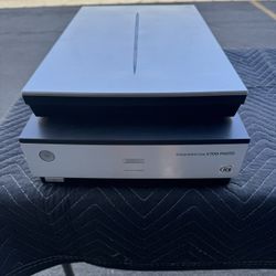 Epson Perfection V700 Photo Flatbed Dual Lens Scanner