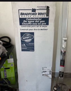 Bradford white Water Heater, 40 Gallons/ Calentador De Agua