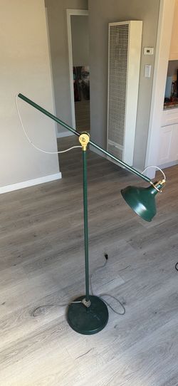 Tall standing dark green lamp