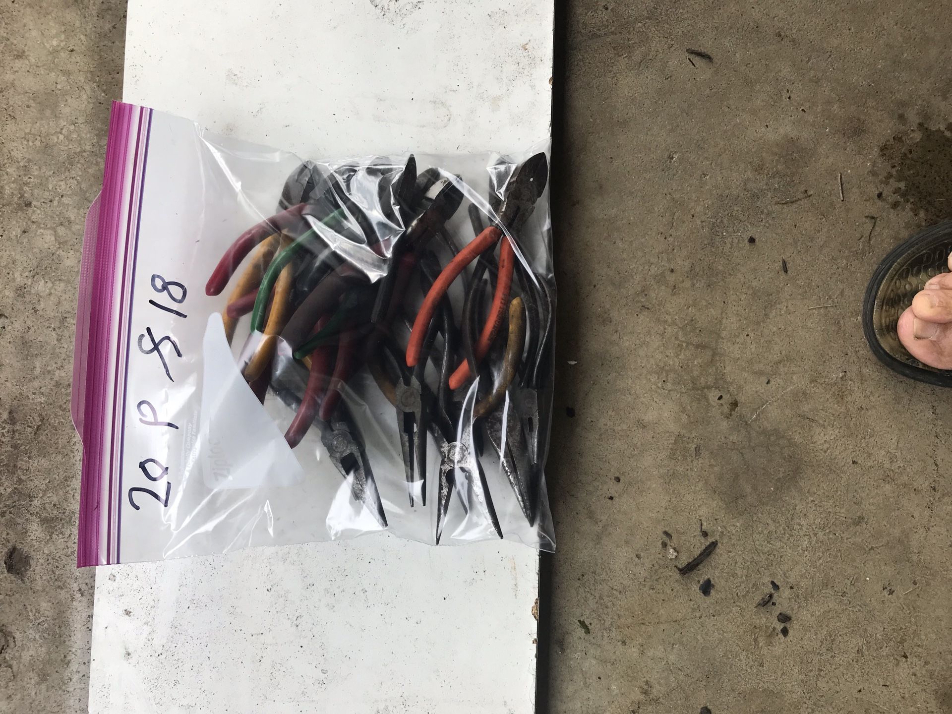 Miscellaneous pliers