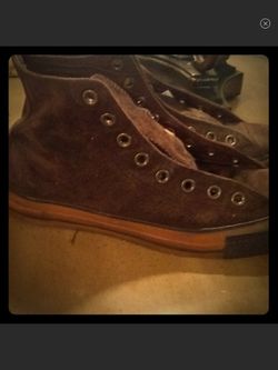 Men’s converse suede size 8 no laces