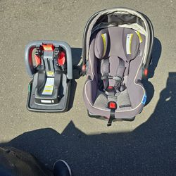 Graco Infant Car Seat With 2 Bases