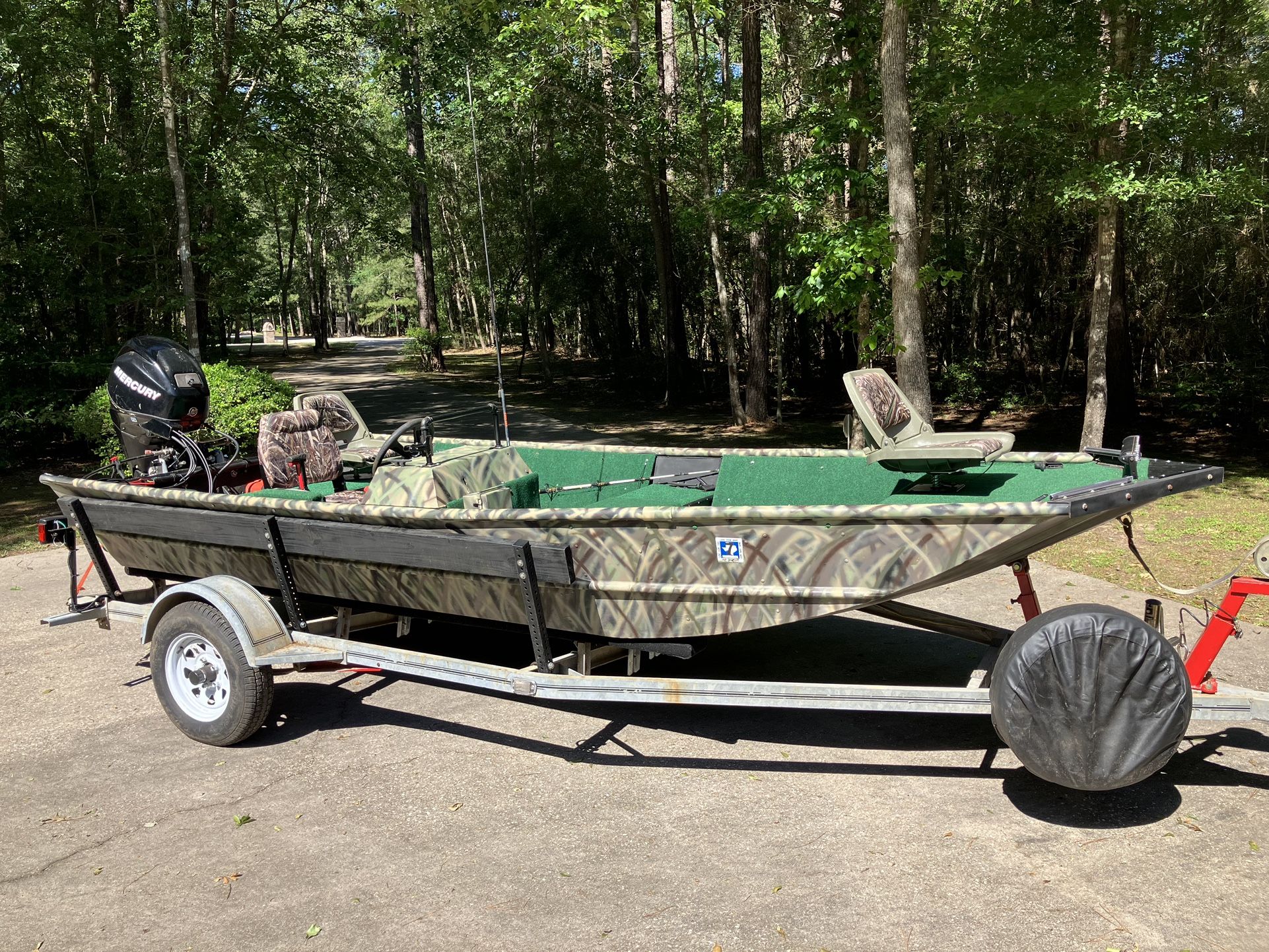 16ft 48” Wide Boat 25hp Side Console Boat