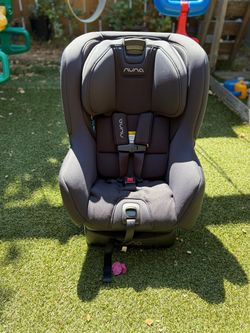 Nuna Rava Convertible Car seat